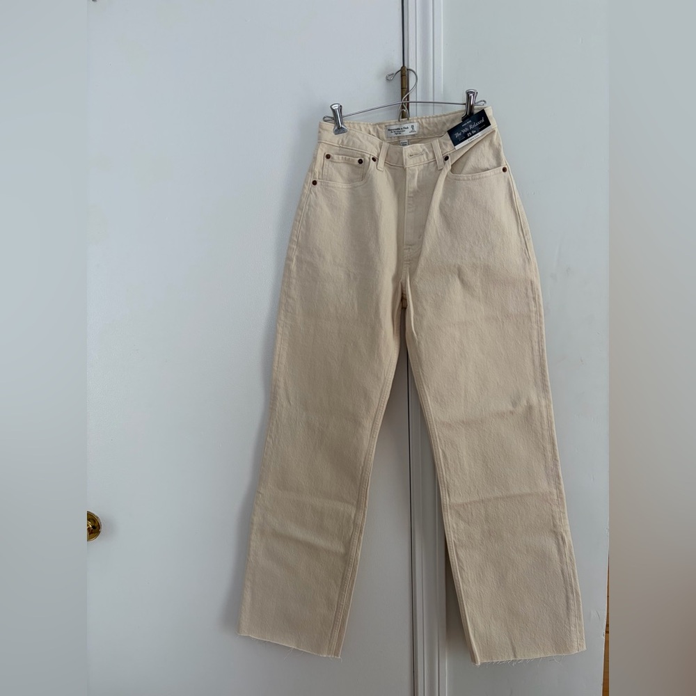 Abercrombie & Fitch Curve Love 90’s Relaxed High Rise Jeans